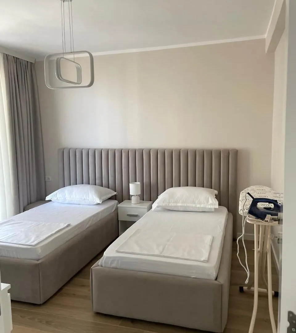 Mira Mare Family Apartment Shëngjin 0*,